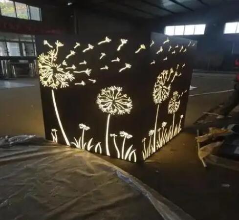 昂仁耐候钢灯箱